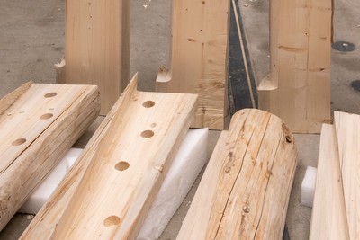 Weifeng He, Jean-Baptiste Rolland. Prototype assembly. image : Mélanie Schroff