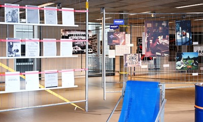 Do Not Carry Your Flag Too Low, scenography. Photo : Solène Hoffmann