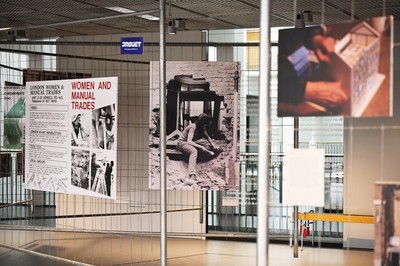 Do Not Carry Your Flag Too Low, scenography. Photo : Solène Hoffmann