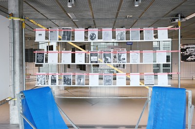 Do Not Carry Your Flag Too Low, scenography. Photo : Solène Hoffmann
