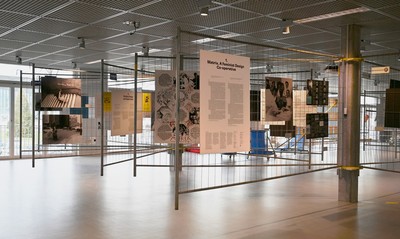 Do Not Carry Your Flag Too Low, scenography. Photo : Solène Hoffmann