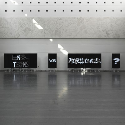Do Not Carry Your Flag Too Low, Trojans Installation. Photo : Solène Hoffmann. 